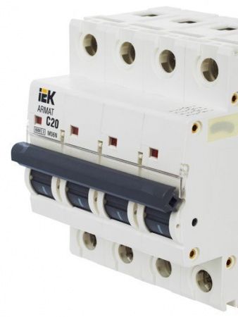ARMAT Автоматический выключатель M06N 4P C 20А IEK