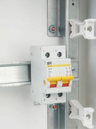 KARAT Выключатель нагрузки (мини-рубильник) ВН-32 2P 32А IEK